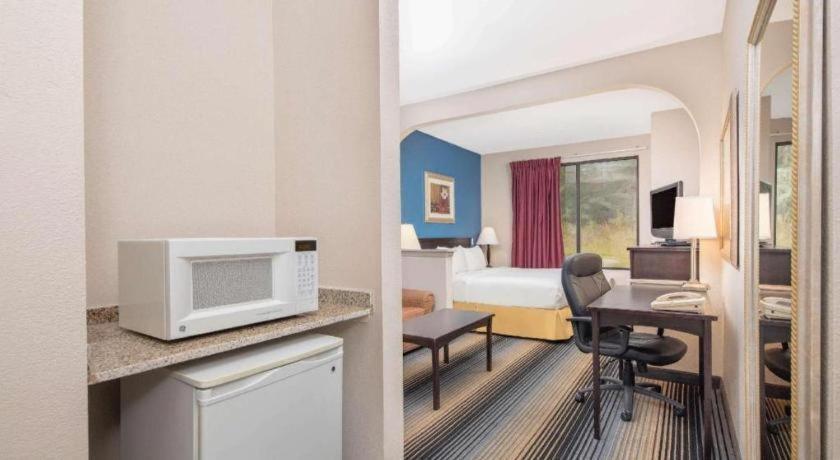 Baymont By Wyndham Laurel Hotel Luaran gambar